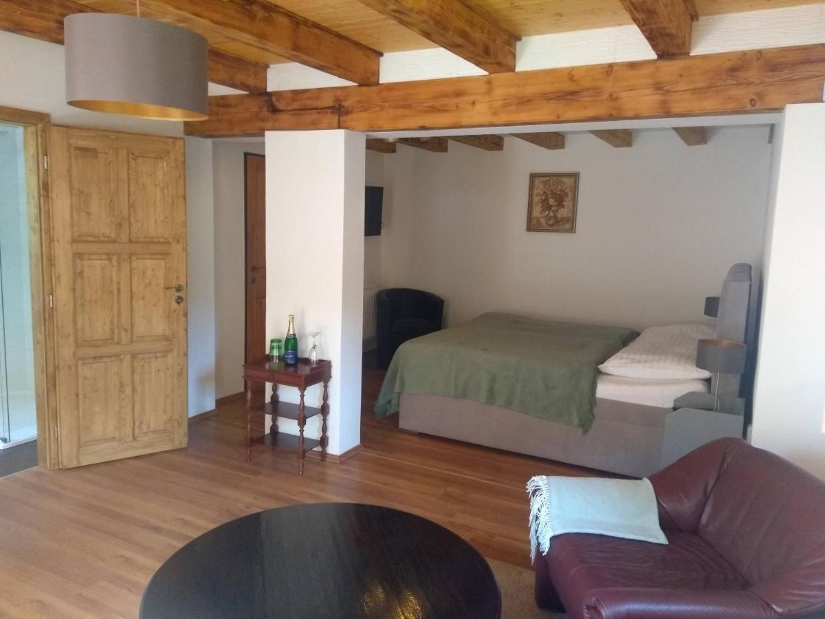 Stodola-Soukromy Apartman Pro Dva S Venkovni Virivkou Karlštejn Extérieur photo